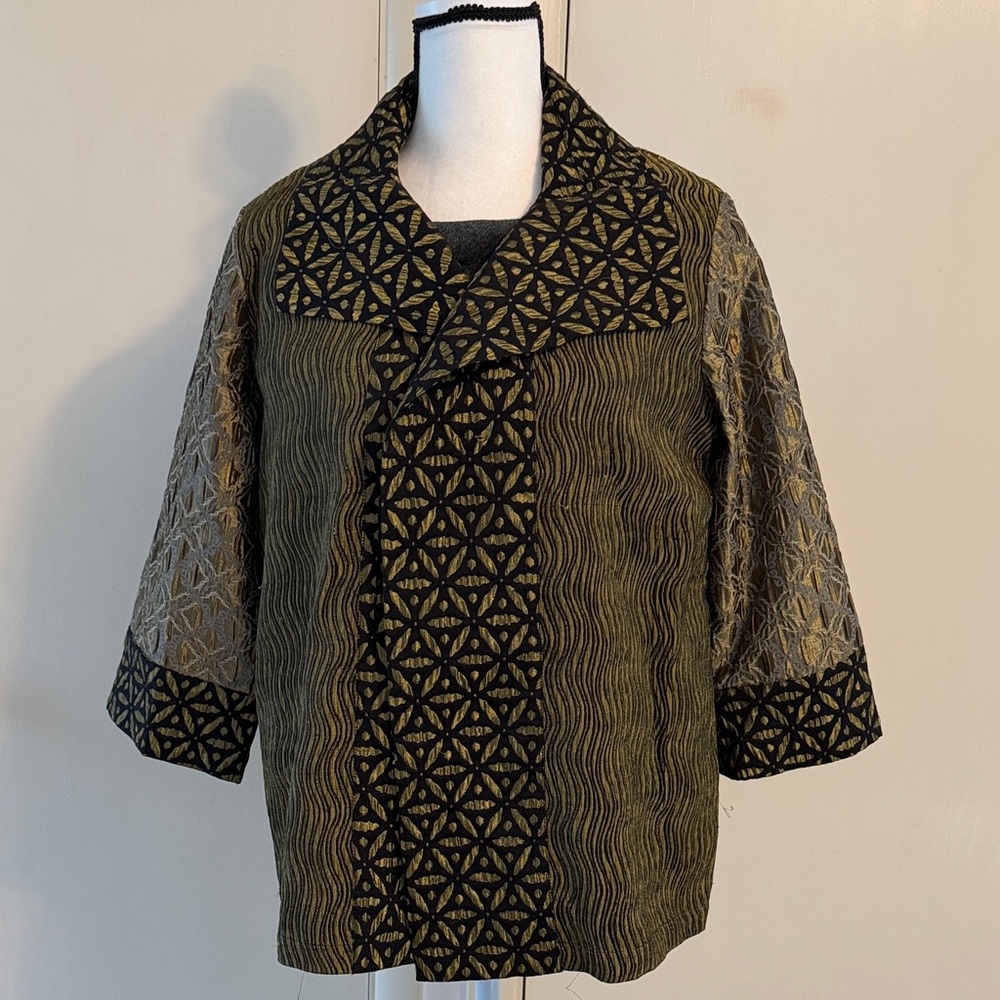 Chico's Black and Gold Textured Jacket SZ 0